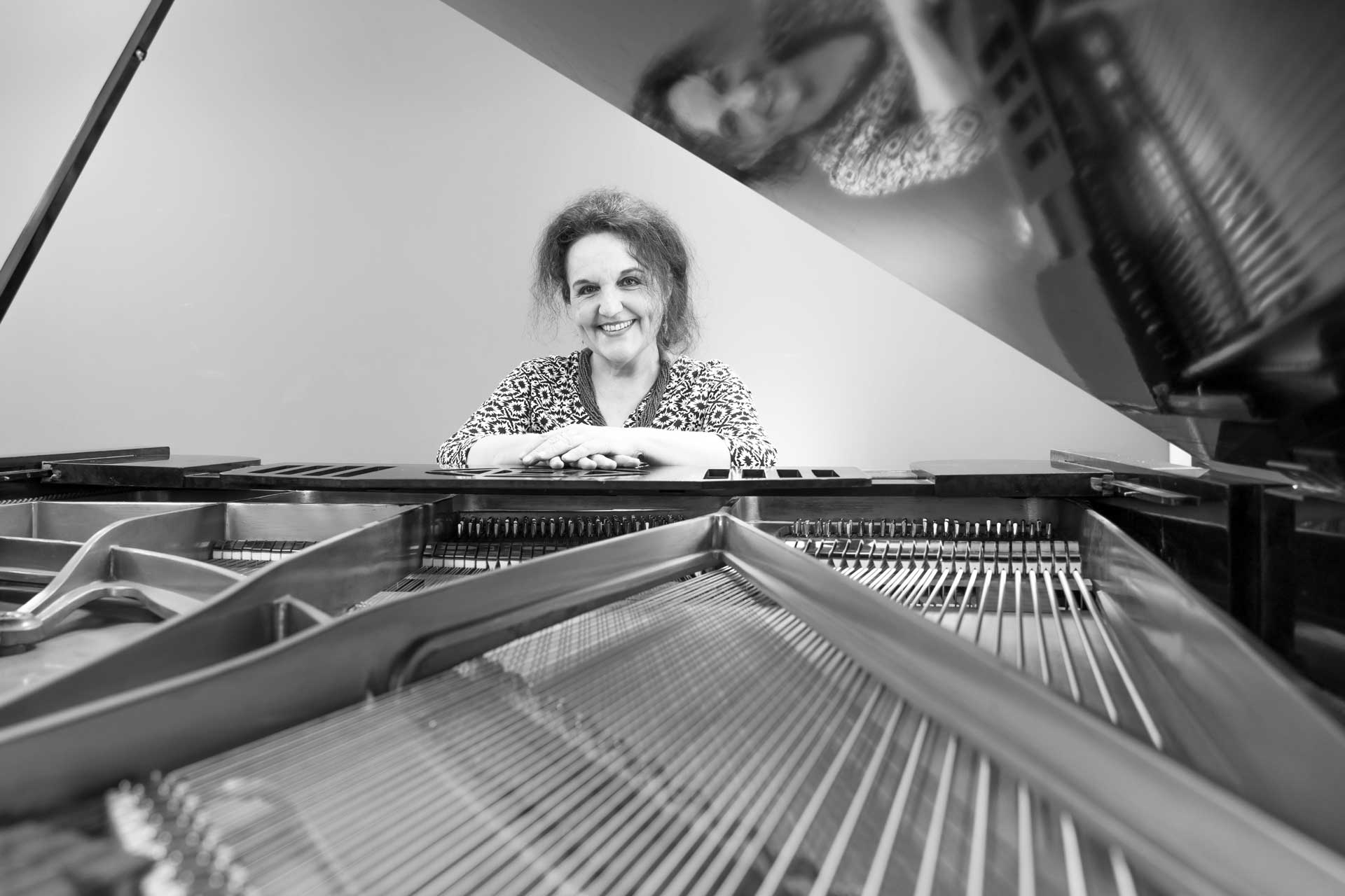 Caterina Makhdoomi, piano teacher and music educator in Dornach